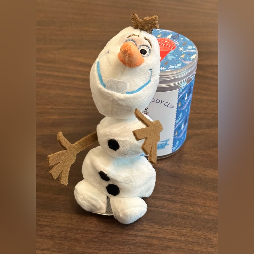 New Olaf Scentsy Buddy Clip